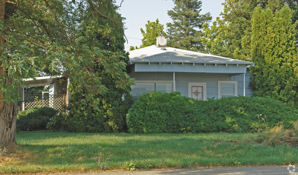 24817 E Wellesley Ave, Otis Orchards, WA for sale - Primary Photo - Image 1 of 7