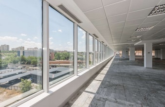 Calle de Arequipa, 1, Madrid, Madrid to rent Interior Photo- Image 1 of 15