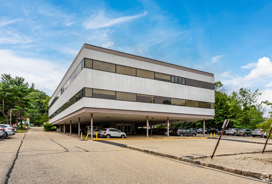 160 E Hanover Ave, Cedar Knolls, NJ for rent - Building Photo - Image 3 of 3