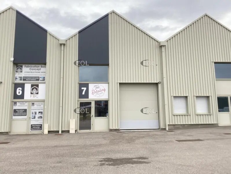 Light Industrial in Genas to rent Building Photo- Image 1 of 8