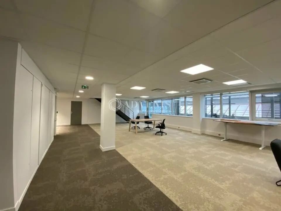 Location Bureaux 614 m² à 1 842 m² - Photo 1