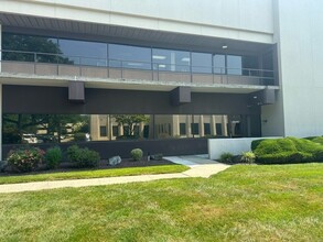 400 Airport Executive Park, Nanuet, NY for rent Building Photo- Image 1 of 5