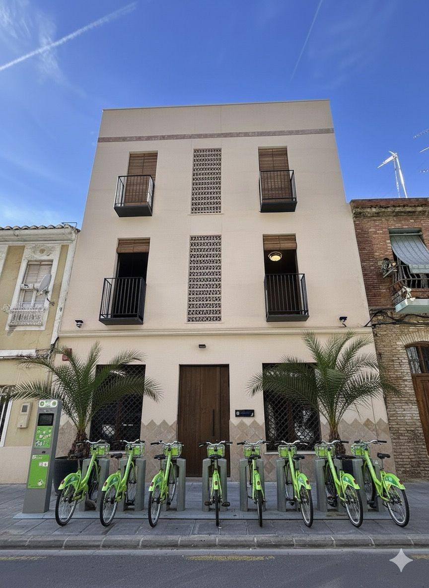 Hospitality in València, Valencia for sale Primary Photo- Image 1 of 5