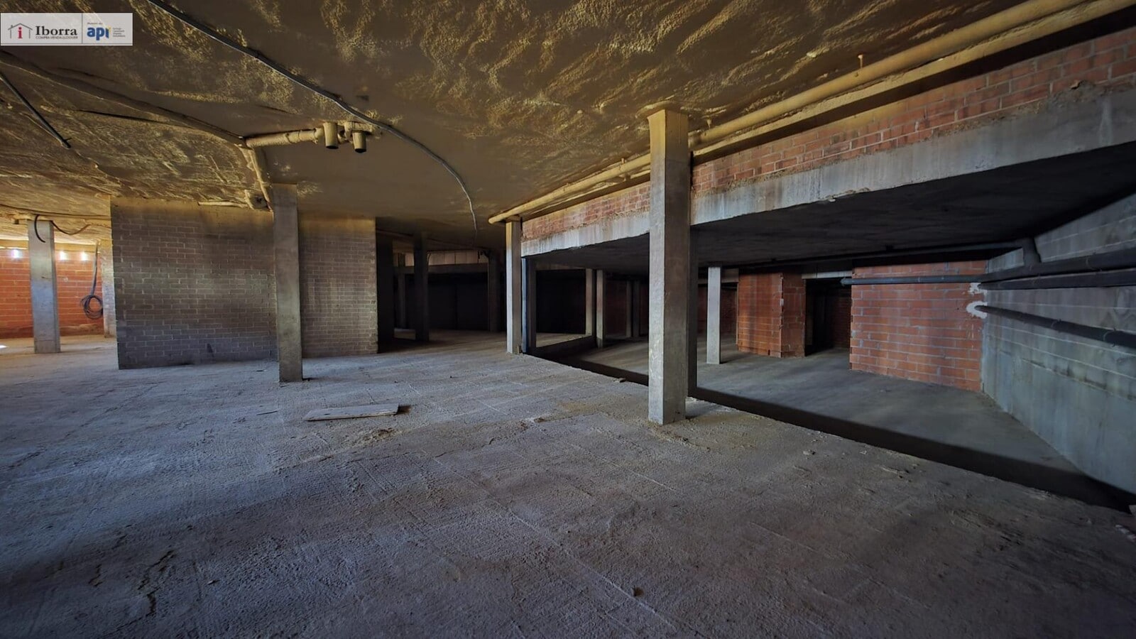 Tordera, BAR 08490 - Unit - -  - Interior Photo - Image 2 of 2
