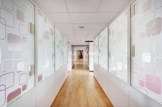 Light Industrial in Malakoff to rent Interior Photo- Image 1 of 9