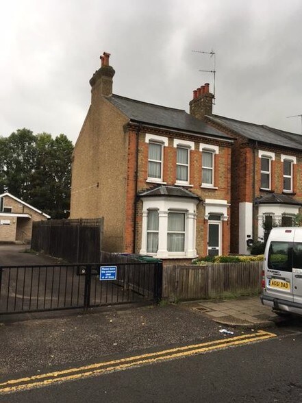 Brookhill Rd, Barnet for sale - Primary Photo - Image 1 of 1