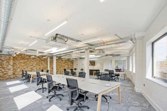 2 Jubilee St, London to rent Interior Photo- Image 2 of 8