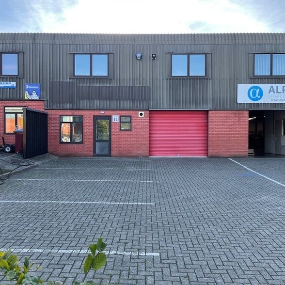 10-16 Little Balmer, Buckingham for sale - Building Photo - Image 1 of 1