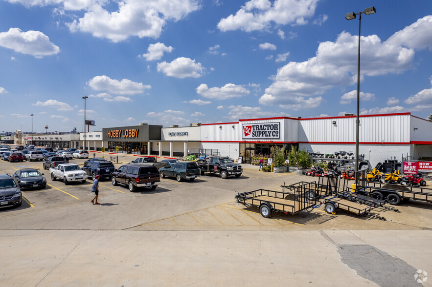 900-921 SH 80, San Marcos, TX for rent - Building Photo - Image 3 of 9