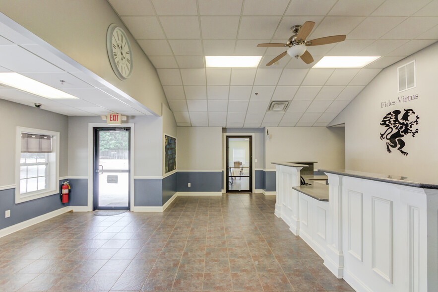 495 Harbins Rd, Dacula, GA for sale - Interior Photo - Image 3 of 41