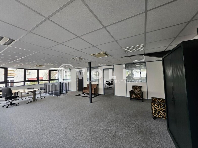 Office in Châtillon to rent - Interior Photo - Image 2 of 12