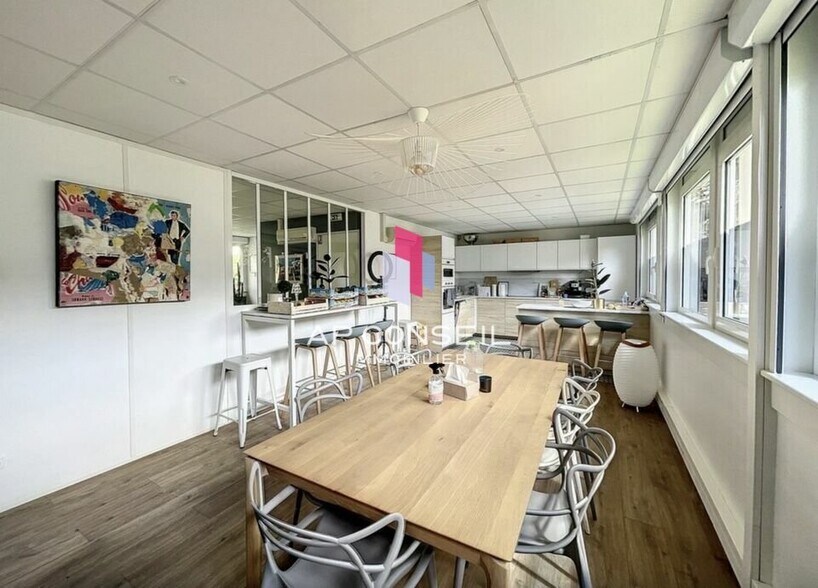 Office in Versailles to rent - Interior Photo - Image 2 of 7