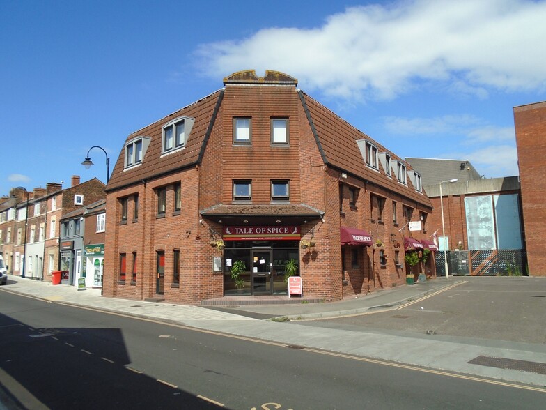 51-52 Castle St, Trowbridge for rent - Primary Photo - Image 1 of 8