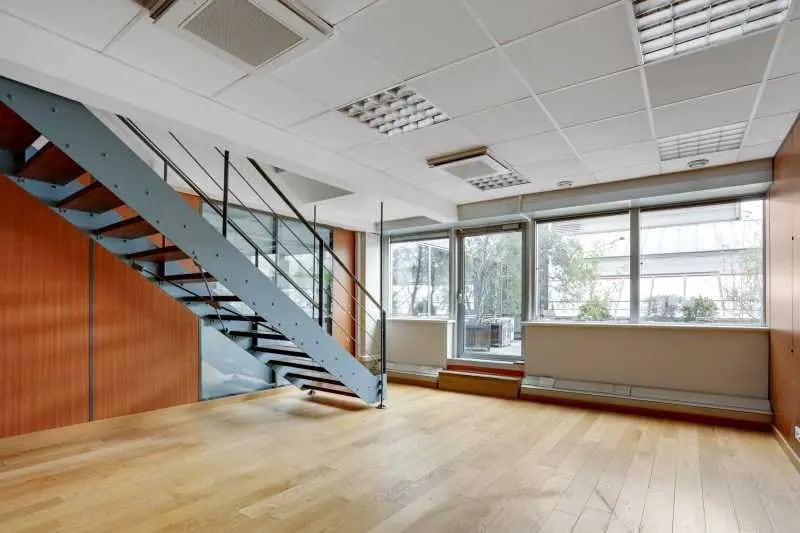 39 Rue Du Gouverneur Général Eboué, Issy-les-Moulineaux to rent Building Photo- Image 1 of 6