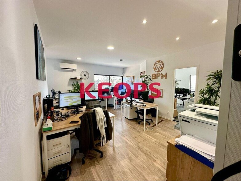 57 Route De Toulouse, Cugnaux to rent - Interior Photo - Image 2 of 13