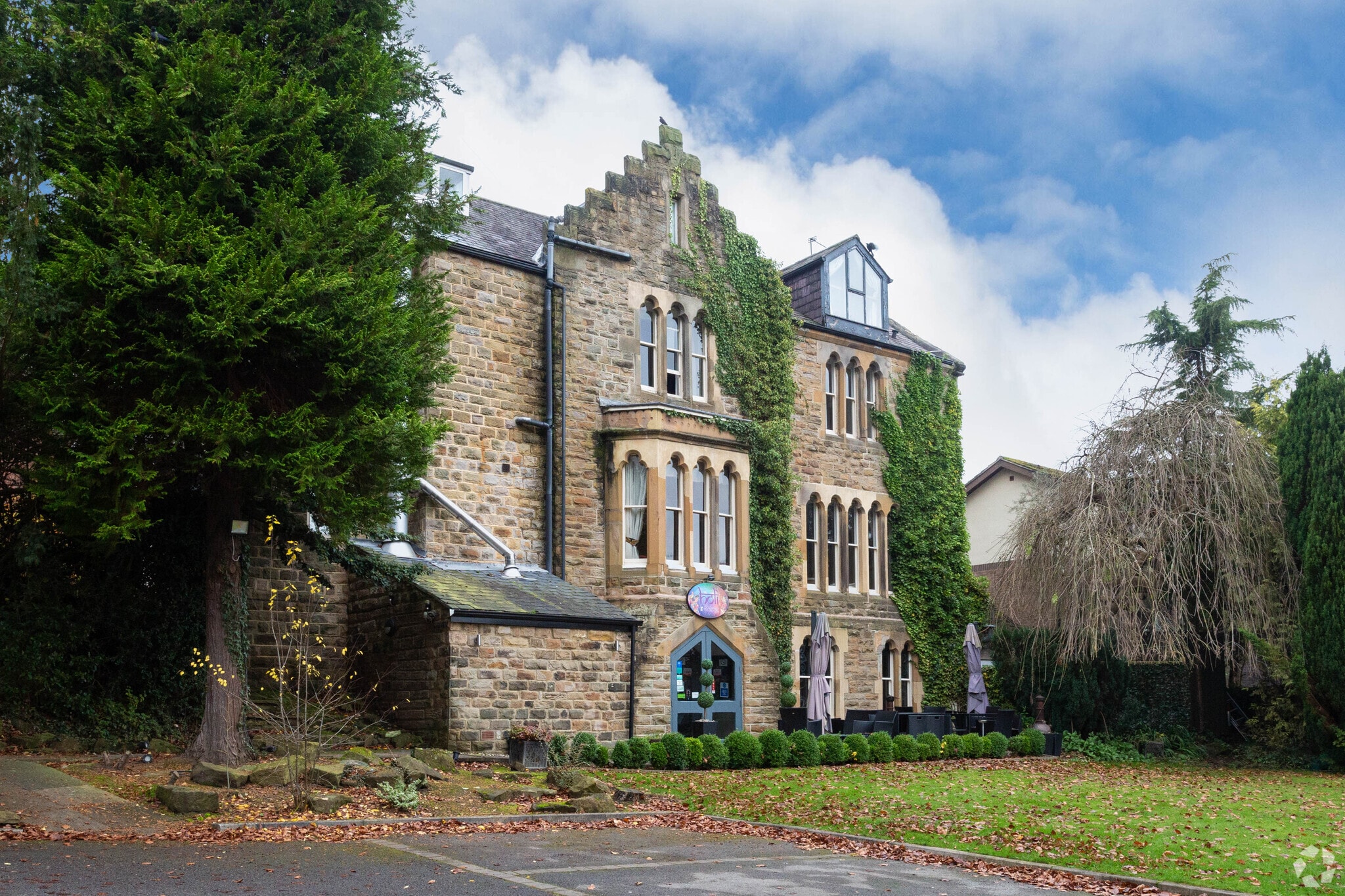 The Avenue, Durham for sale Primary Photo- Image 1 of 4