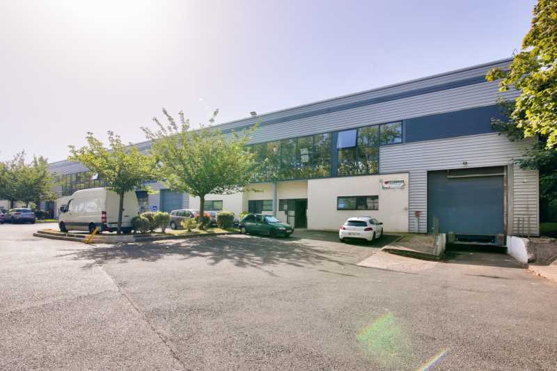 Light Industrial in Le Blanc-Mesnil to rent - Building Photo - Image 2 of 8