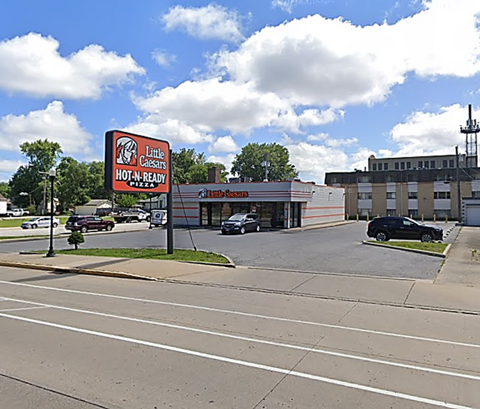 LITTLE CAESARS PORTFOLIO portfolio of 3 properties for sale on LoopNet.co.uk - Building Photo - Image 2 of 7