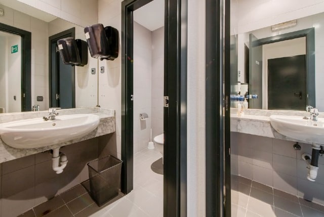 Retail in Madrid, Madrid to rent Interior Photo- Image 1 of 3