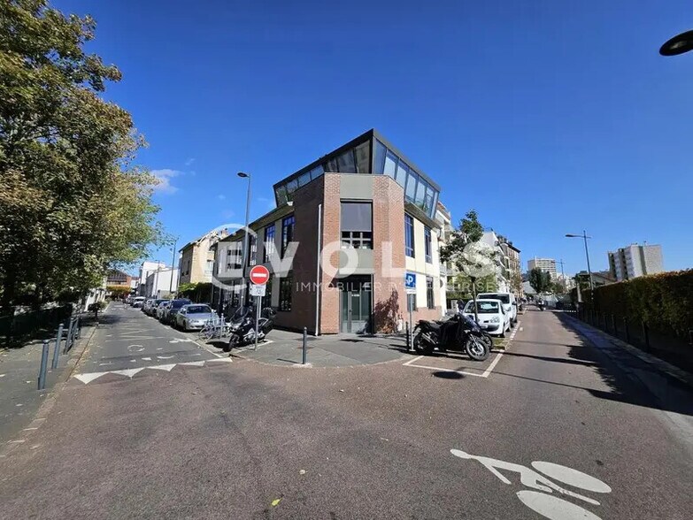 Office in Vanves to rent - Building Photo - Image 1 of 21