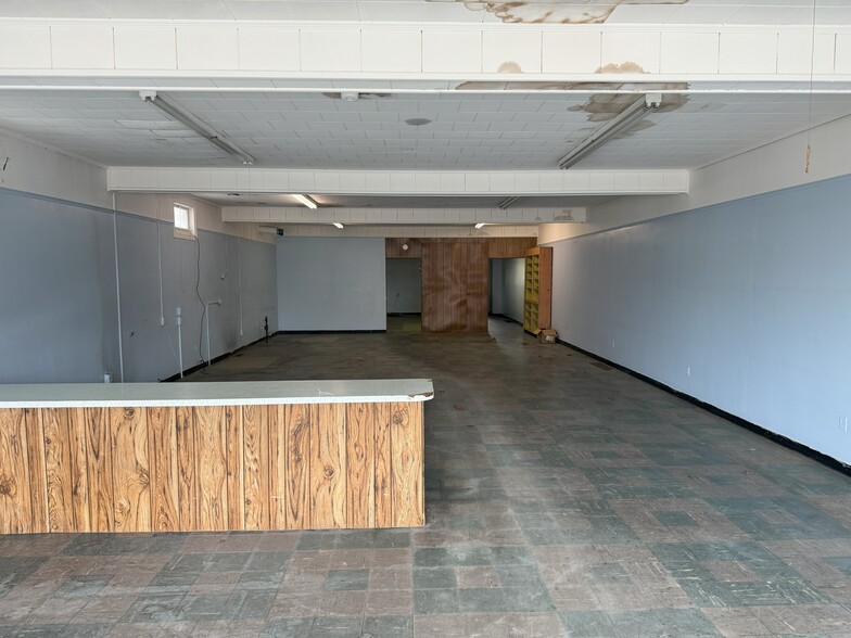 222-224 W Broad St, Gibbstown, NJ for sale - Interior Photo - Image 2 of 7