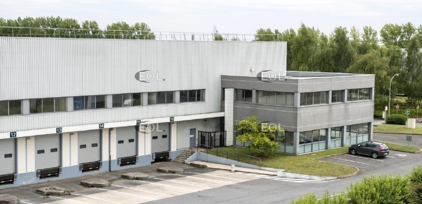 Industrial in Compans to rent - Building Photo - Image 2 of 3