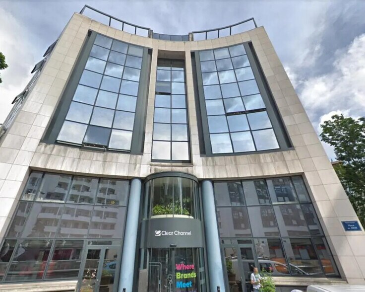 4 Place Des Ailes, Boulogne-Billancourt to rent - Building Photo - Image 1 of 9