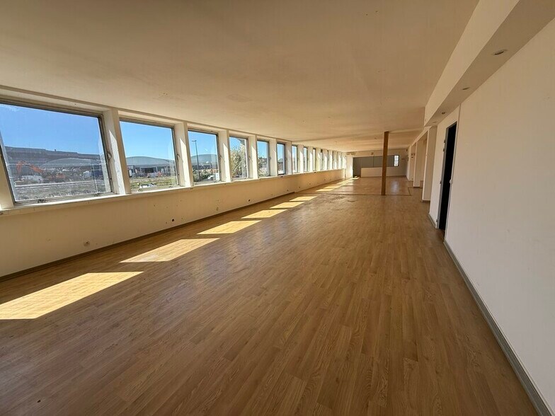 55 Chemin Des Vignes, Bobigny to rent - Interior Photo - Image 2 of 10