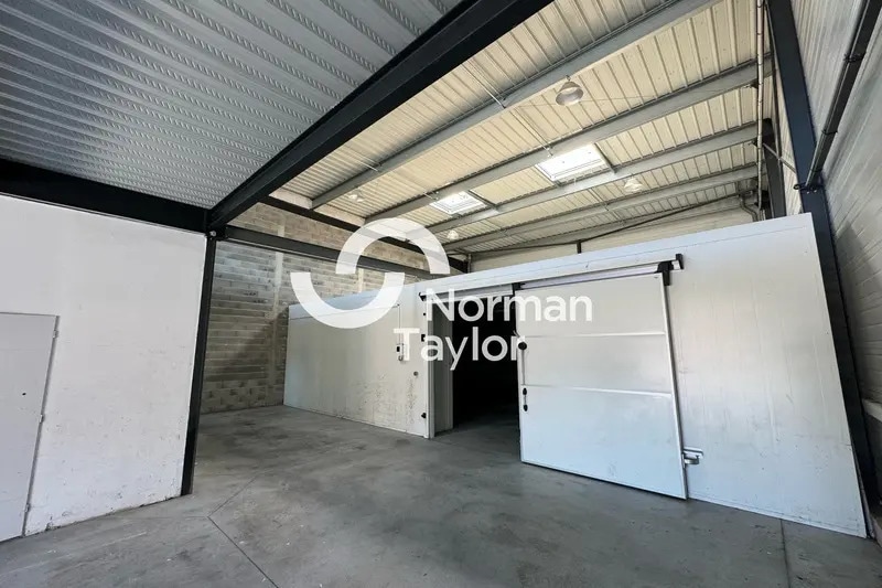 Light Industrial in Montpellier to rent Interior Photo- Image 1 of 6