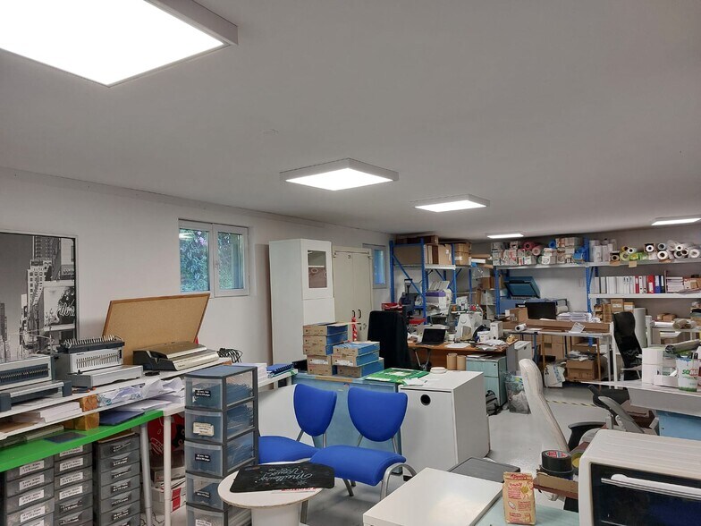 Light Industrial in La Seyne-sur-Mer to rent - Interior Photo - Image 3 of 5