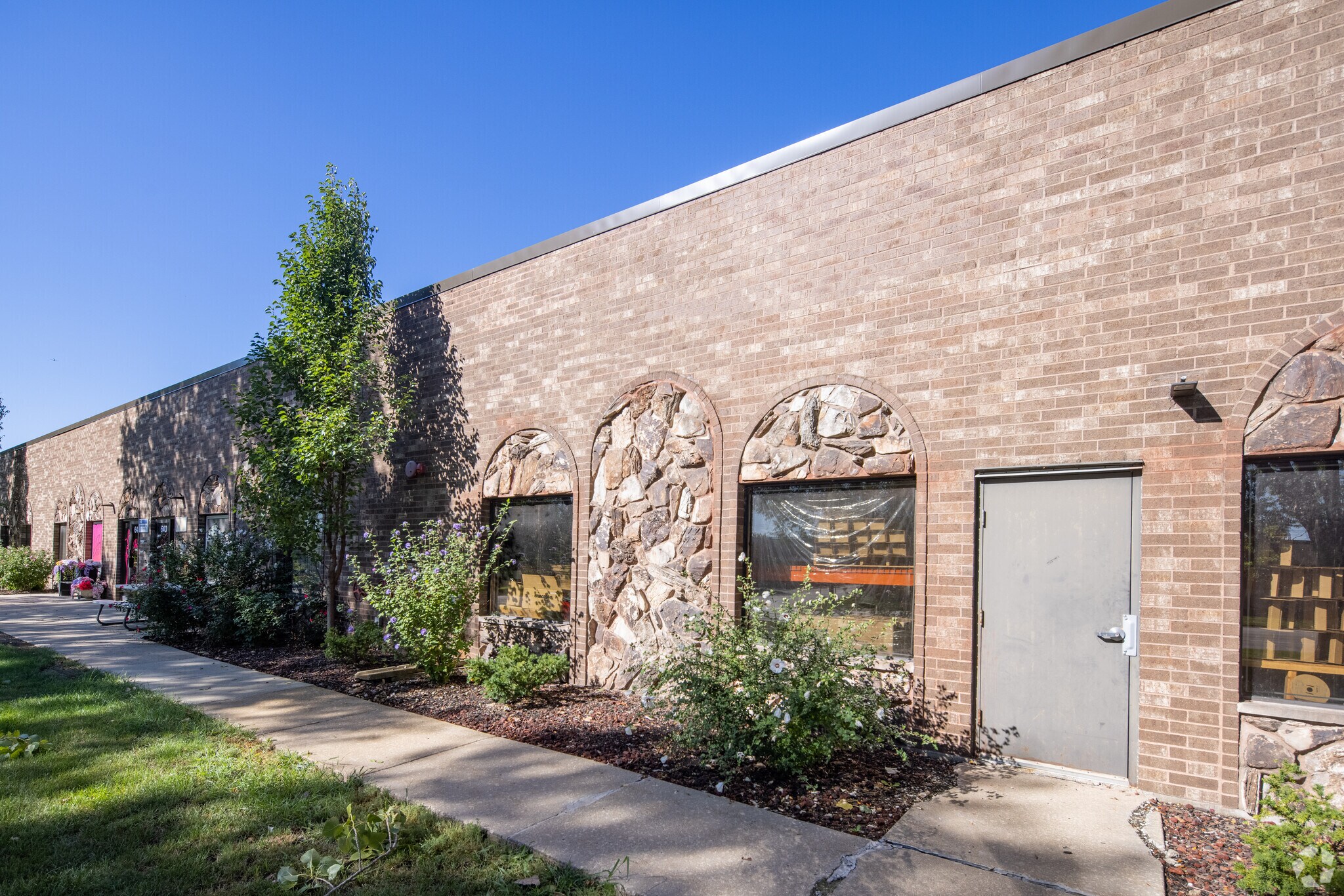 600-668 Wheeling Rd, Wheeling, IL to rent Primary Photo- Image 1 of 9