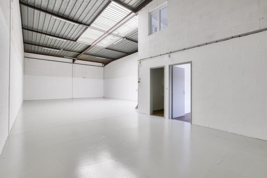 6 Rue Du Bois Des Ponts, SAINT-OUEN-L'AUMONE to rent - Building Photo - Image 2 of 9