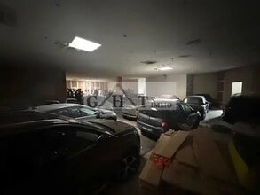 Retail in Morsang-sur-Orge to rent Interior Photo- Image 1 of 5