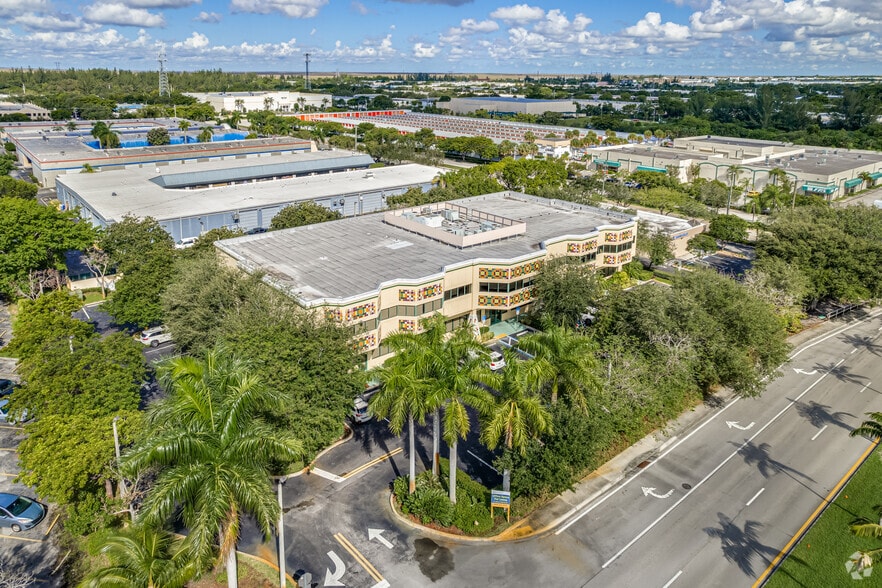 4577 N Nob Hill Rd, Sunrise, FL for rent - Aerial - Image 2 of 18