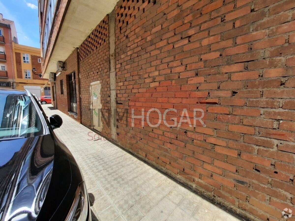 Ávila, AVI 05005 - Unit Puerta L9, Esc. 1 -  - Interior Photo - Image 2 of 9