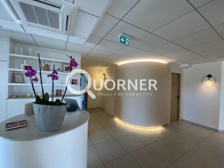 Office in Puget-sur-Argens for sale - Building Photo - Image 1 of 7
