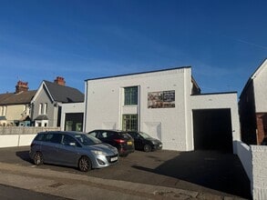 64-68 Elm Grove, Worthing to rent Building Photo- Image 1 of 4