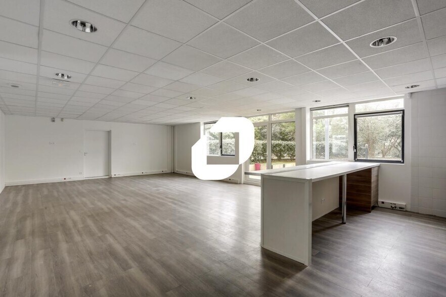 Office in Issy-les-Moulineaux to rent - Building Photo - Image 3 of 16