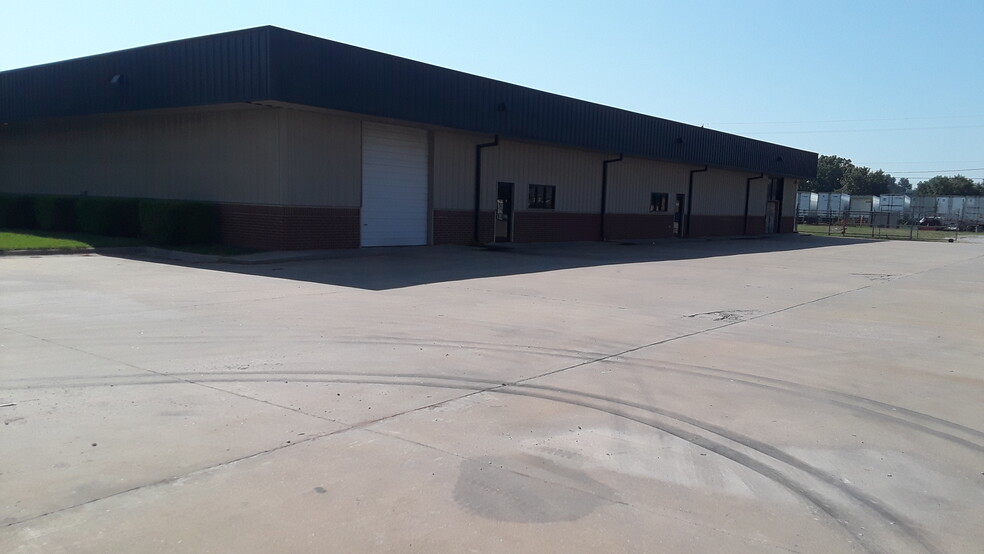 207 Commercial Ave, Lowell, AR for sale - Building Photo - Image 1 of 1