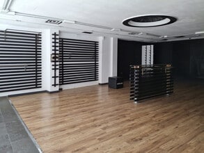 Retail in Mataró, Barcelona to rent Interior Photo- Image 2 of 4