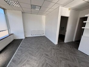 186 Ravenhill Rd, Belfast to rent Interior Photo- Image 2 of 3