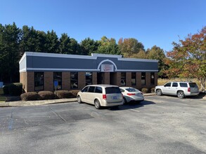 490 Garlington Rd, Greenville, SC for rent Building Photo- Image 1 of 11