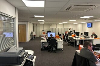 20 Estover Close, Plymouth to rent Interior Photo- Image 2 of 8