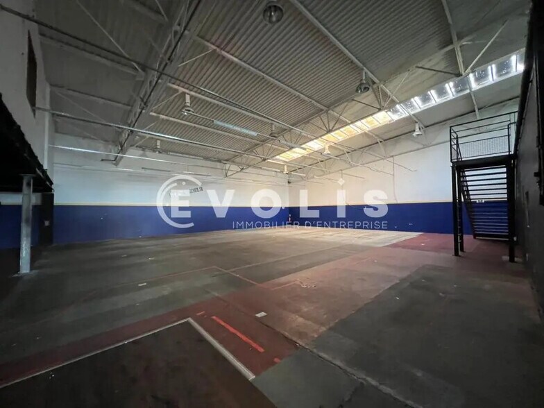 Retail in Pessac to rent - Interior Photo - Image 3 of 8