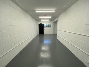 Alice Way, Hounslow to rent Interior Photo- Image 2 of 8