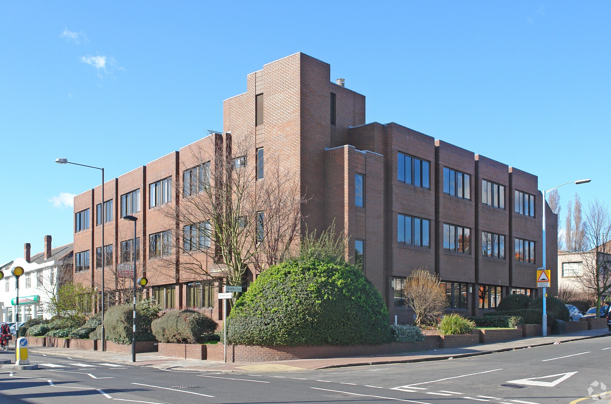 390 London Rd, Isleworth for sale Primary Photo- Image 1 of 1