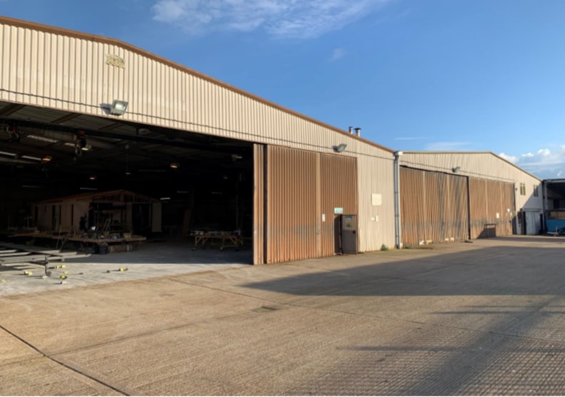 B107, Eye for sale Building Photo- Image 1 of 1