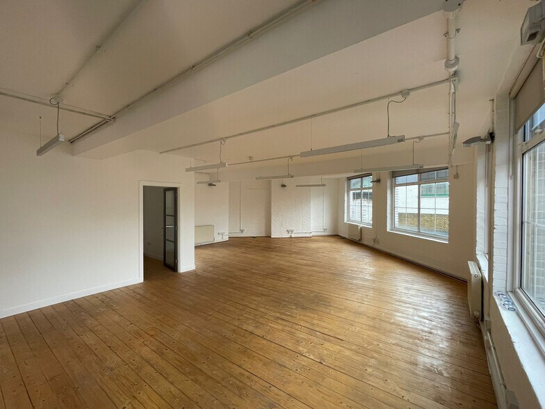 8 Flitcroft St, London to rent - Building Photo - Image 2 of 6