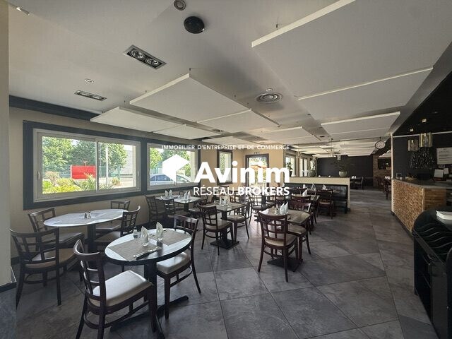 Retail in Sartrouville for sale - Building Photo - Image 2 of 7
