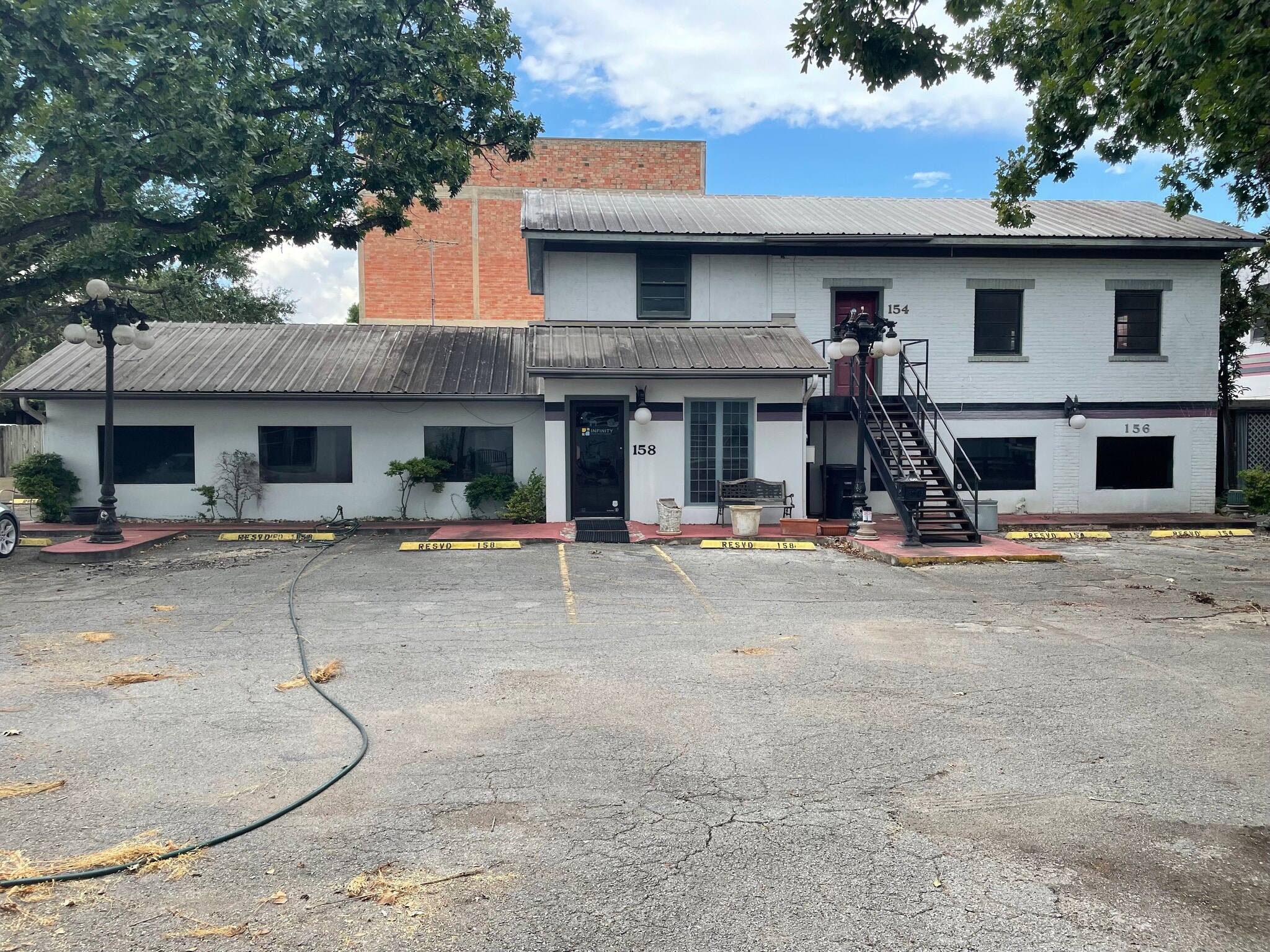 150-162 S Seguin Ave, New Braunfels, TX to rent Building Photo- Image 1 of 8